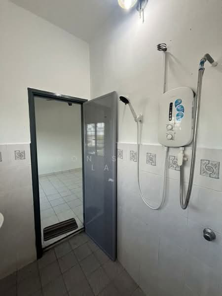 2-storey Terraced House for Sale in Taman Sri Haneco (Semenyih) - Soon Sheng Law - Bathroom - PropertyGuru.com.my