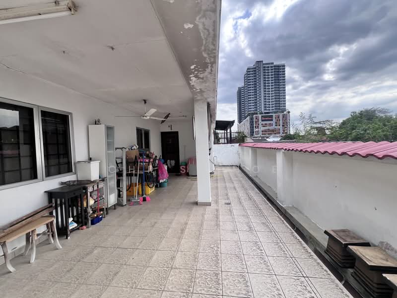 Semi-Detached House for Sale in Seksyen 17 (Petaling Jaya) - Chris Choe - Exterior - PropertyGuru.com.my
