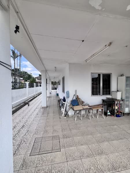 Semi-Detached House for Sale in Seksyen 17 (Petaling Jaya) - Chris Choe - Exterior - PropertyGuru.com.my