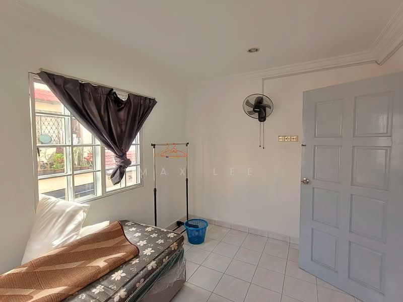 3-storey Terraced House for Sale in Sri Petaling (Kuala Lumpur) - Max Lee - Bedroom - PropertyGuru.com.my