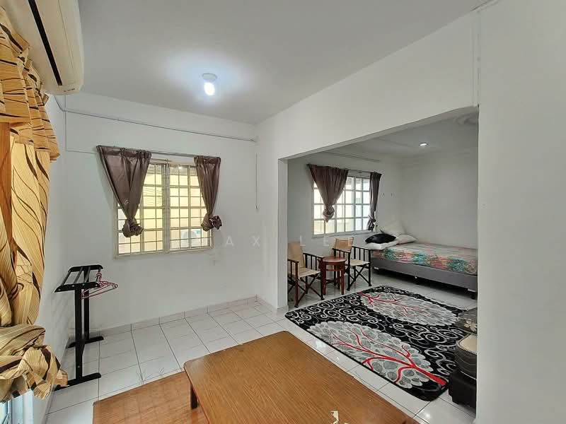 3-storey Terraced House for Sale in Sri Petaling (Kuala Lumpur) - Max Lee - Living Room - PropertyGuru.com.my