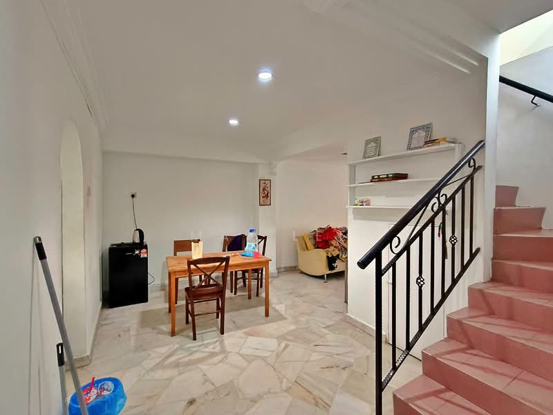 3-storey Terraced House for Sale in Sri Petaling (Kuala Lumpur) - Max Lee - Dining Room - PropertyGuru.com.my