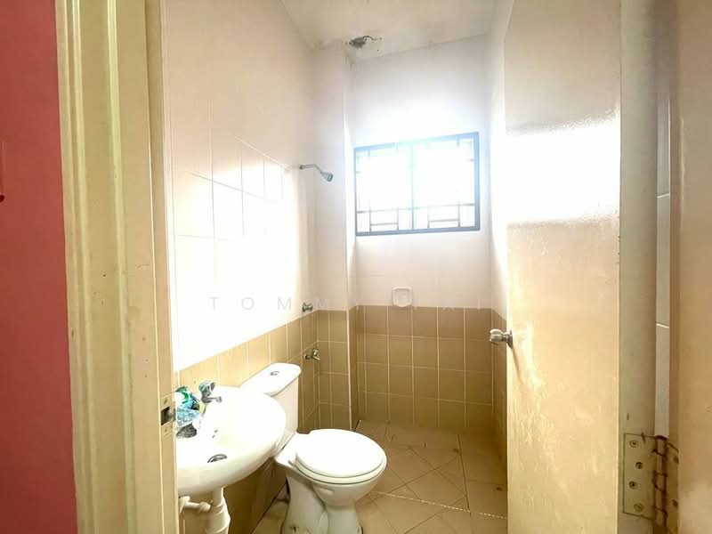 2-storey Terraced House for Sale in Taman Seri Austin (Tebrau) - Tommy Tai - Bathroom - PropertyGuru.com.my