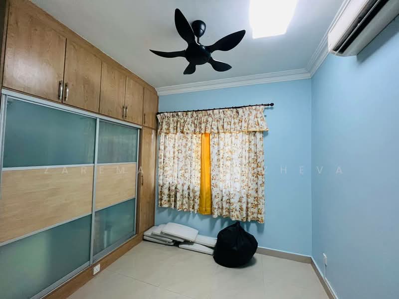 Bungalow for Sale in Sungai Buloh (Selangor) - Zarema Kulbuzheva - Bedroom - PropertyGuru.com.my
