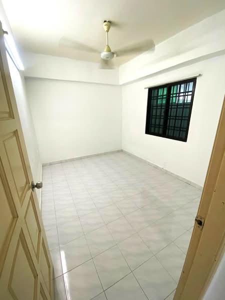 Apartment for Sale at Halaman Kristal - Edwin Ewe - Bedroom - PropertyGuru.com.my