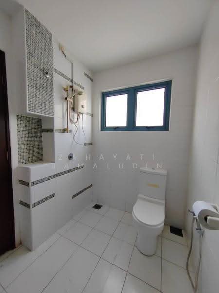 3-storey Terraced House for Rent in Shah Alam (Selangor) - Zahayati Jamaludin - Bathroom - PropertyGuru.com.my