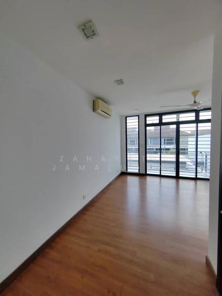 3-storey Terraced House for Rent in Shah Alam (Selangor) - Zahayati Jamaludin - Living Room - PropertyGuru.com.my