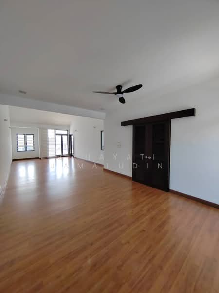 3-storey Terraced House for Rent in Shah Alam (Selangor) - Zahayati Jamaludin - PropertyGuru.com.my