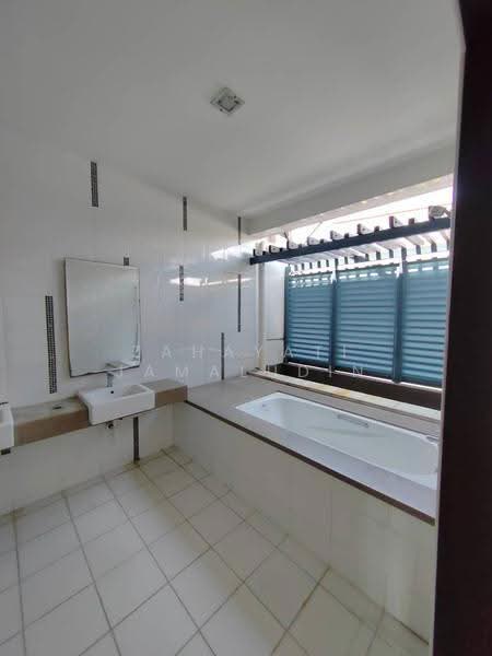 3-storey Terraced House for Rent in Shah Alam (Selangor) - Zahayati Jamaludin - PropertyGuru.com.my