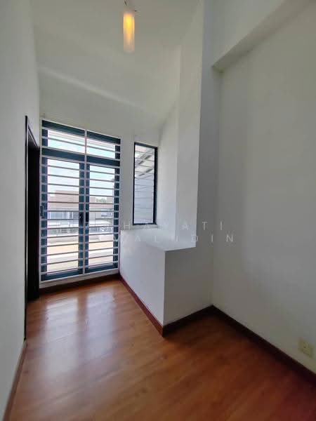 3-storey Terraced House for Rent in Shah Alam (Selangor) - Zahayati Jamaludin - PropertyGuru.com.my