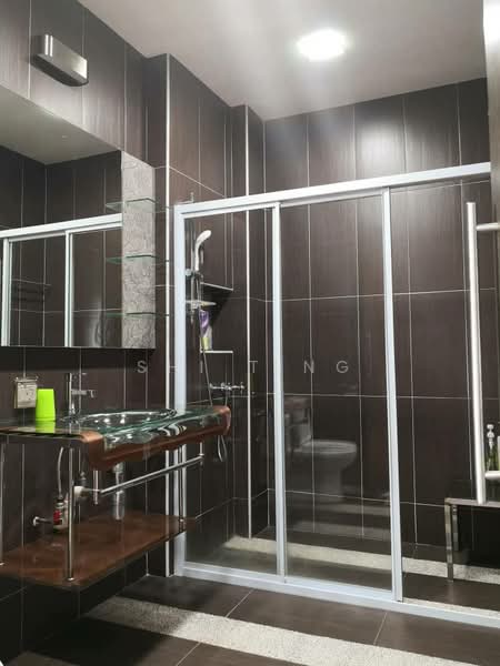 Semi-Detached House for Sale in Taman Pelangi (Johor Bahru) - Shi Ting - Bathroom - PropertyGuru.com.my