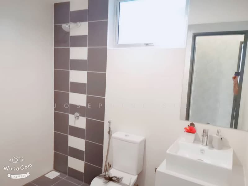 Service Residence for Sale at TRELLIS RESIDENCES - Josephine Sia - Bathroom - PropertyGuru.com.my