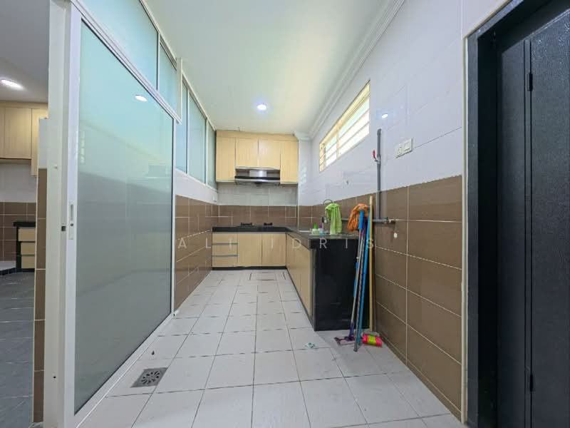 3-storey Terraced House for Sale in Kajang (Selangor) - Ali Idris - Kitchen - PropertyGuru.com.my