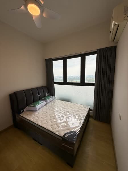 Condominium for Rent at Amberside @ Country Garden Danga Bay - Tommy Tai - Bedroom - PropertyGuru.com.my