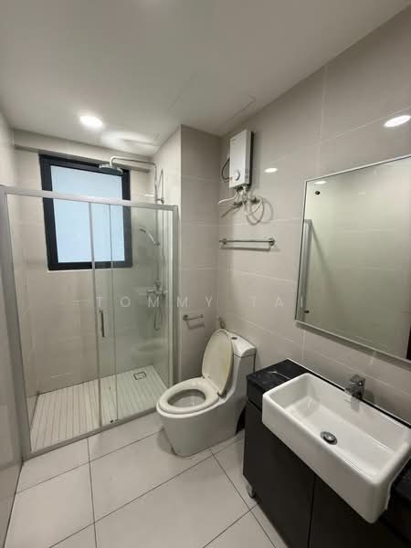 Condominium for Rent at Amberside @ Country Garden Danga Bay - Tommy Tai - Bathroom - PropertyGuru.com.my