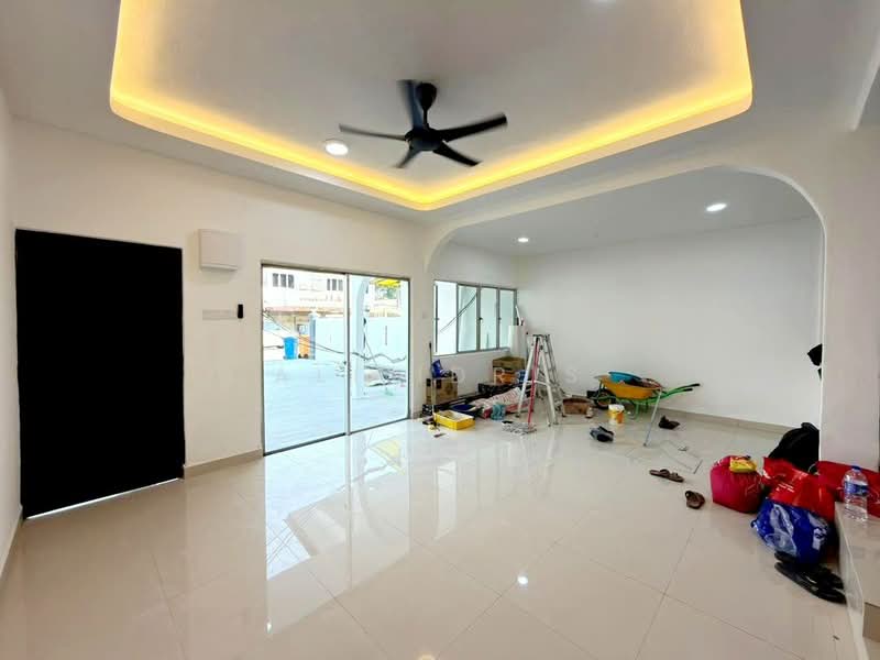 Seksyen 4 Shah Alam untuk Untuk Dijual - RM 688,000, Feb 2026 - Living Room - PropertyGuru.com.my