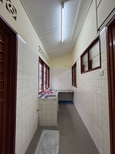 3-storey Terraced House for Sale in Sri Petaling (Kuala Lumpur) - Carmen Tan - Kitchen - PropertyGuru.com.my