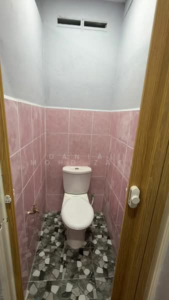Taman Kucai untuk Untuk Dijual - RM 380,000, Feb 2026 - Bathroom - PropertyGuru.com.my