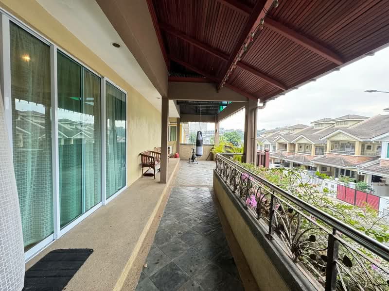 Laman Oakleaf untuk Untuk Dijual - RM 1,550,000, Feb 2026 - Balcony - PropertyGuru.com.my