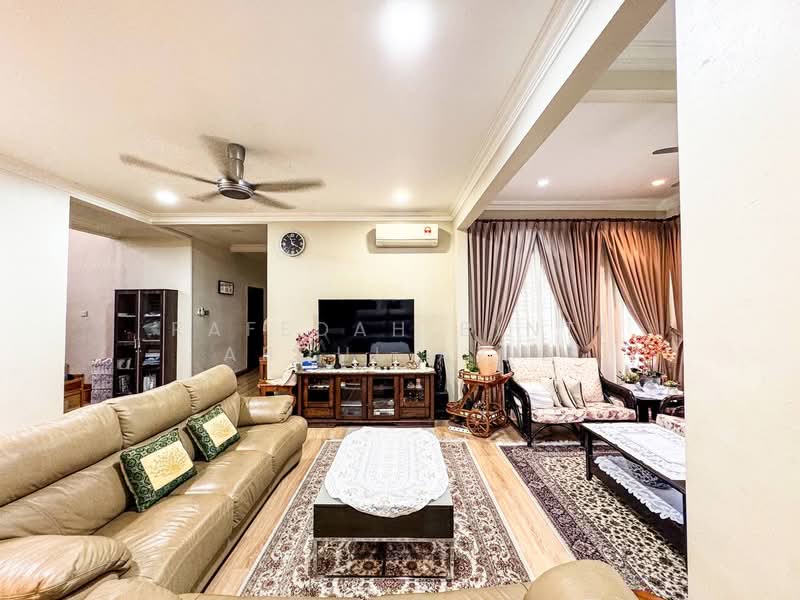 Bungalow for Sale in Shah Alam (Selangor) - Rafedah Binti Abdul Aziz - Living Room - PropertyGuru.com.my