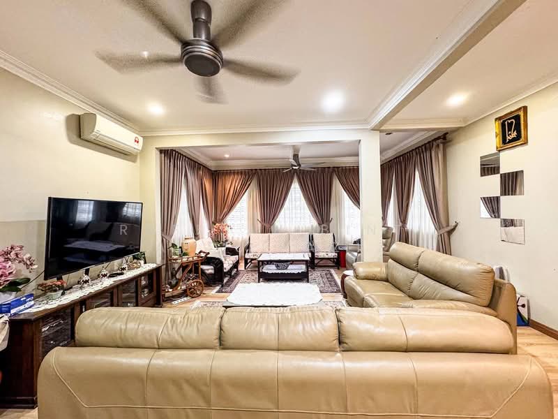 Bungalow for Sale in Shah Alam (Selangor) - Rafedah Binti Abdul Aziz - Living Room - PropertyGuru.com.my