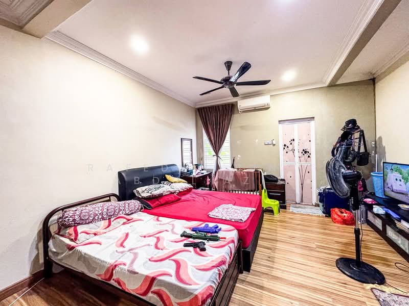 Bungalow for Sale in Shah Alam (Selangor) - Rafedah Binti Abdul Aziz - Bedroom - PropertyGuru.com.my