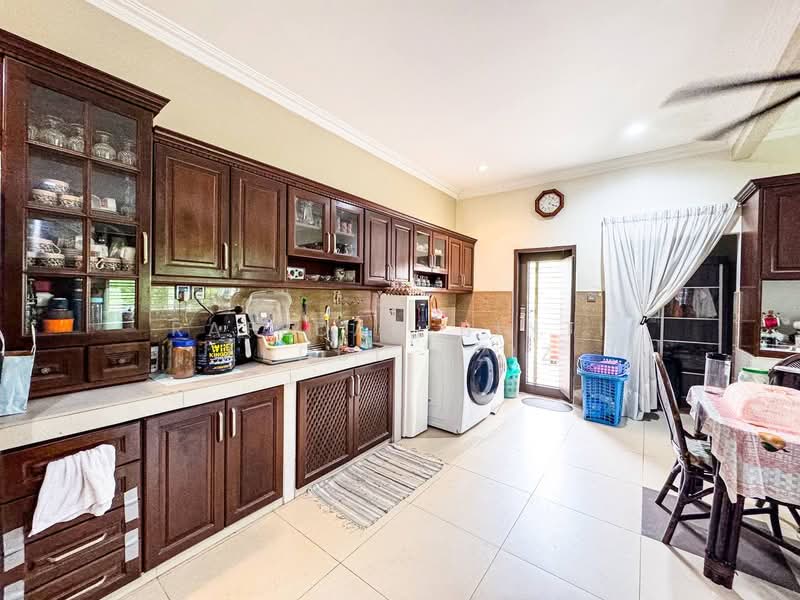 Bungalow for Sale in Shah Alam (Selangor) - Rafedah Binti Abdul Aziz - Kitchen - PropertyGuru.com.my