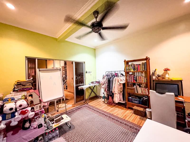 Bungalow for Sale in Shah Alam (Selangor) - Rafedah Binti Abdul Aziz - Study - PropertyGuru.com.my