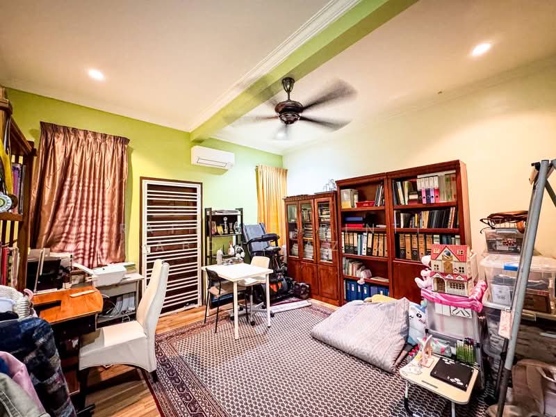 Bungalow for Sale in Shah Alam (Selangor) - Rafedah Binti Abdul Aziz - Study - PropertyGuru.com.my