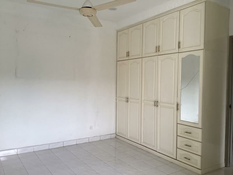 Terraced House for Sale in Kajang (Selangor) - Lawrence Tian - Bedroom - PropertyGuru.com.my
