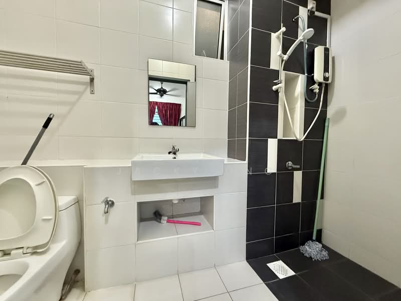 D'Ambience Residences (Pangsapuri Ikatan Flora) untuk Untuk Disewa - RM 1,450 /bulan, Mac 2026 - Bathroom - PropertyGuru.com.my