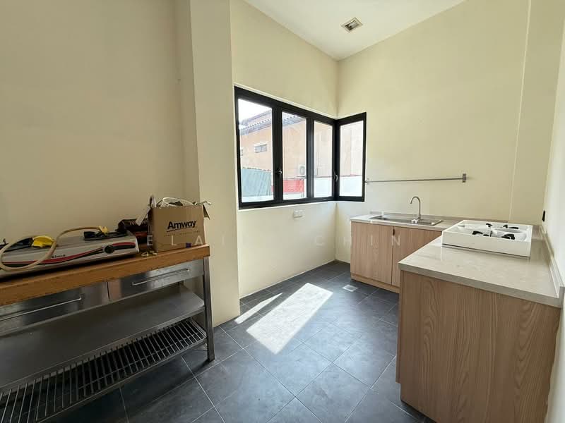 Bungalow for Rent in Petaling Jaya (Selangor) - Elaine Chin - Kitchen - PropertyGuru.com.my