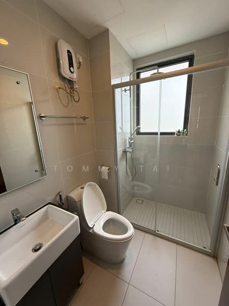 Kings Bay @ Country Garden Danga Bay untuk Untuk Disewa - RM 3,000 /bulan, Feb 2026 - Bathroom - PropertyGuru.com.my