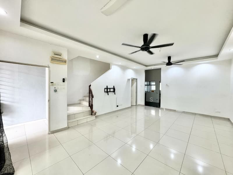 2-storey Terraced House for Sale in Jenjarom (Selangor) - Ali Idris - Living Room - PropertyGuru.com.my