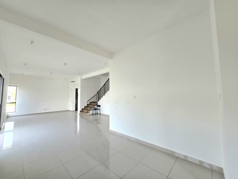 2-storey Terraced House for Sale in Cyberjaya (Selangor) - Mahirah . - Living Room - PropertyGuru.com.my