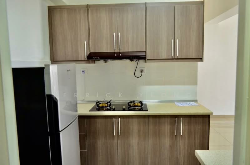 The Zest @ Kinrara 9 untuk Untuk Disewa - RM 1,800 /bulan, Feb 2026 - Kitchen - PropertyGuru.com.my