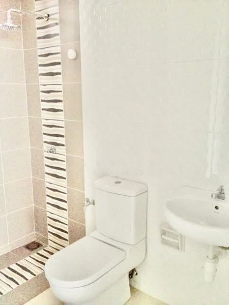 The Zest @ Kinrara 9 untuk Untuk Disewa - RM 1,800 /bulan, Feb 2026 - Bathroom - PropertyGuru.com.my