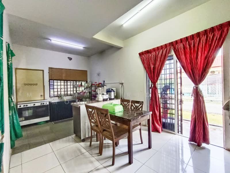 1-storey Terraced House for Sale in Taman Meru Permai (Kapar) - Muhammad Ridhwan Mohd Huzairi - Kitchen - PropertyGuru.com.my