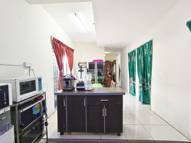 1-storey Terraced House for Sale in Taman Meru Permai (Kapar) - Muhammad Ridhwan Mohd Huzairi - Kitchen - PropertyGuru.com.my