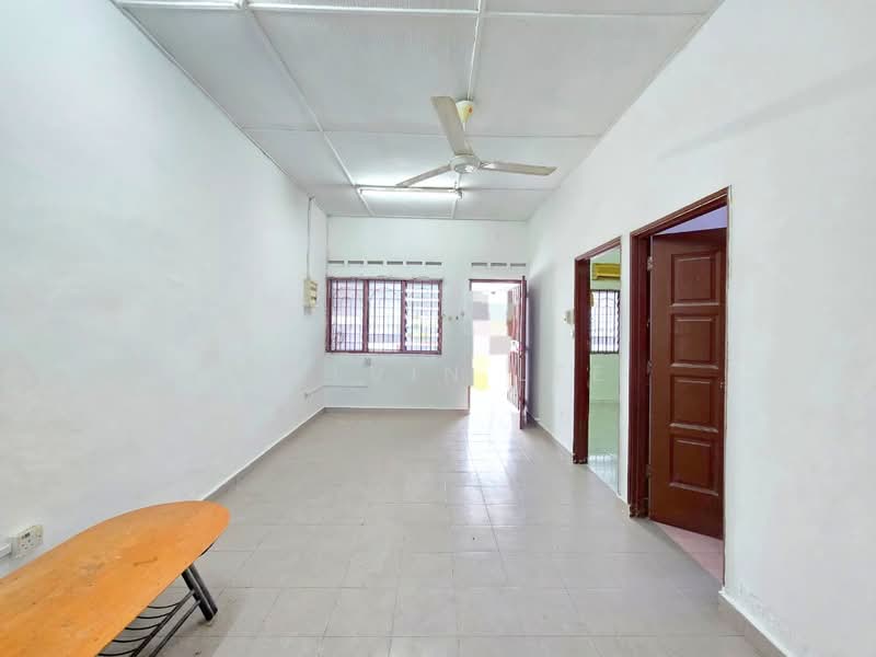 1-storey Terraced House for Sale in Taman Johor Jaya (Johor Bahru) - Calvin Lee - Living Room - PropertyGuru.com.my