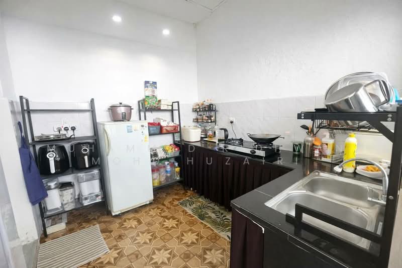 2-storey Terraced House for Sale in Bandar Tasik Puteri (Rawang) - Muhammad Ridhwan Mohd Huzairi - Kitchen - PropertyGuru.com.my