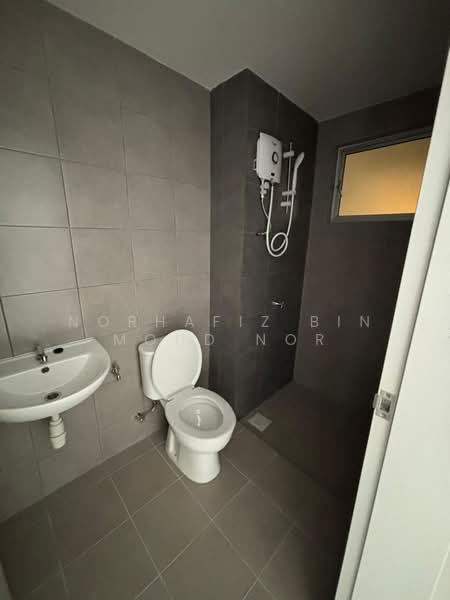 Residensi Sateria untuk Untuk Disewa - RM 1,350 /bulan, Feb 2026 - Bathroom - PropertyGuru.com.my