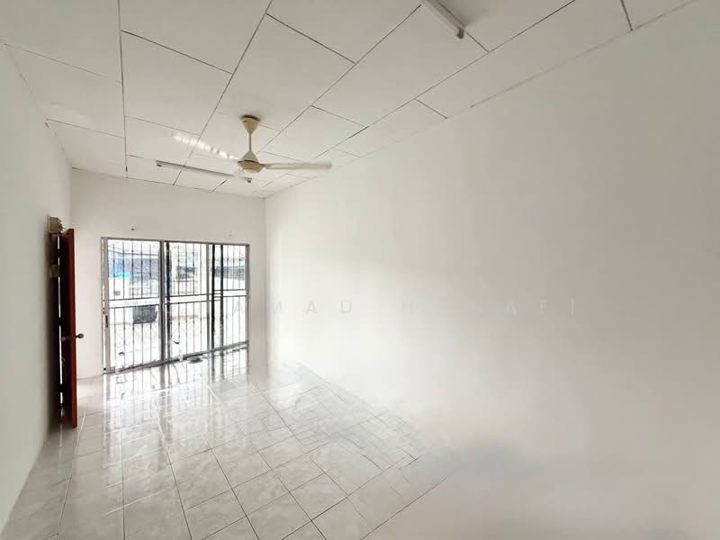 1-storey Terraced House for Sale in Kampung Bagan Lalang (Sepang) - Mohamad Hanafi - Living Room - PropertyGuru.com.my