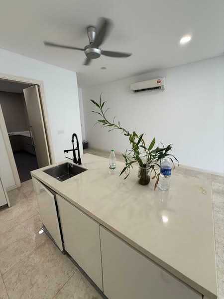 Emerald Bay @ Puteri Harbour untuk Untuk Dijual - RM 3,900,000, Apr 2026 - Kitchen - PropertyGuru.com.my