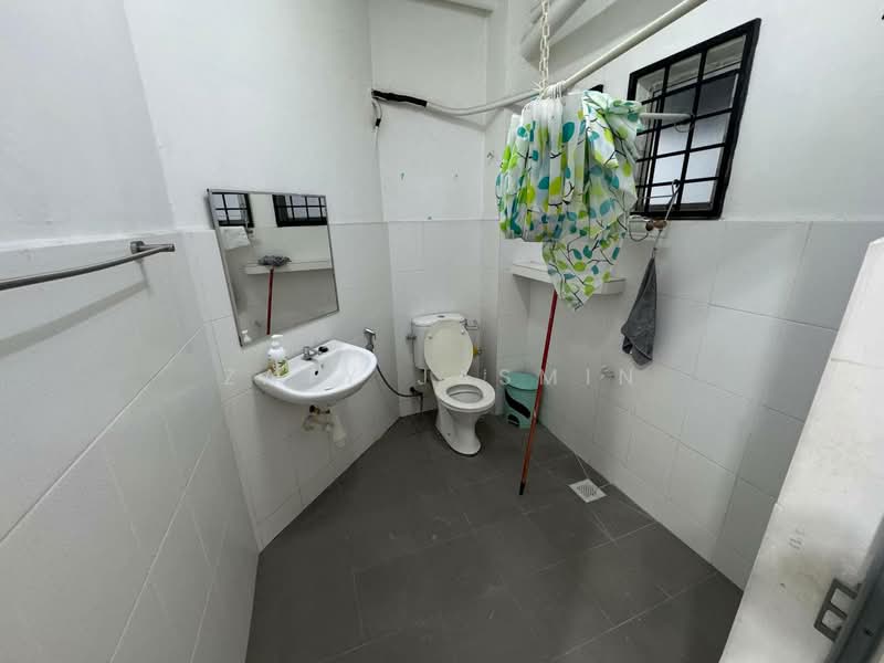 Villa Damansara untuk Untuk Dijual - RM 800,000, Feb 2026 - Bathroom - PropertyGuru.com.my