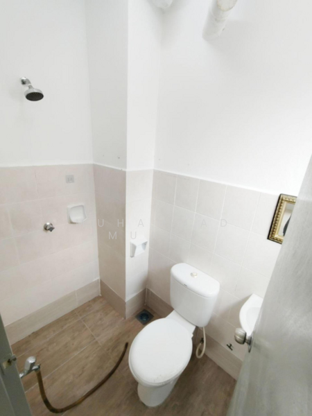 Apartment for Sale at Pangsapuri Mayang (Puncak Jalil) - Muhammad Muadz - Bathroom - PropertyGuru.com.my