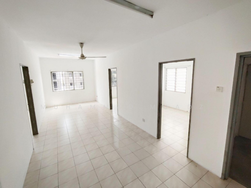 Apartment for Sale at Pangsapuri Mayang (Puncak Jalil) - Muhammad Muadz - Living Room - PropertyGuru.com.my