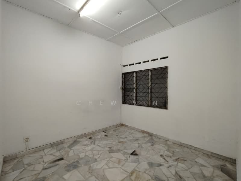 1-storey Terraced House for Sale in Taman Johor Jaya (Johor Bahru) - Chew Vin - Interior - PropertyGuru.com.my
