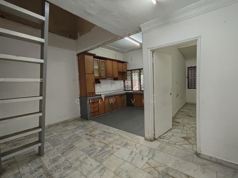 1-storey Terraced House for Sale in Taman Johor Jaya (Johor Bahru) - Chew Vin - Kitchen - PropertyGuru.com.my