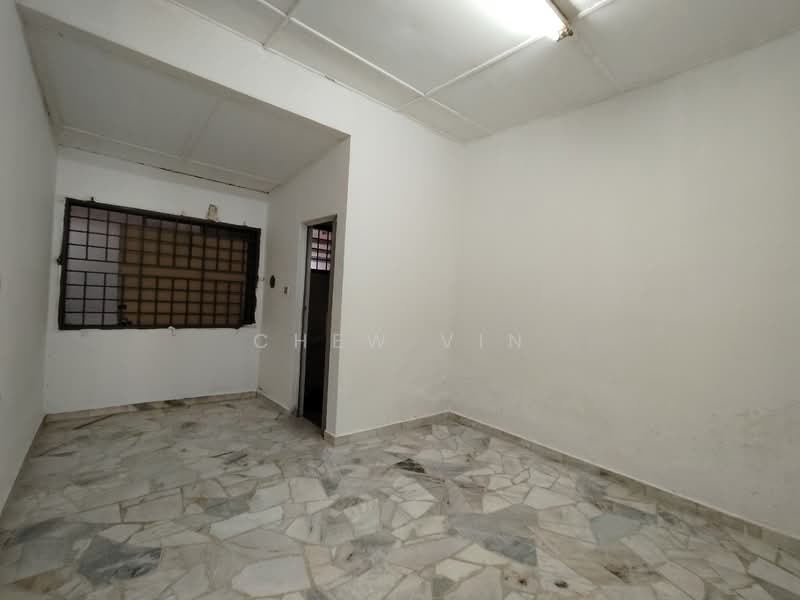 1-storey Terraced House for Sale in Taman Johor Jaya (Johor Bahru) - Chew Vin - Interior - PropertyGuru.com.my